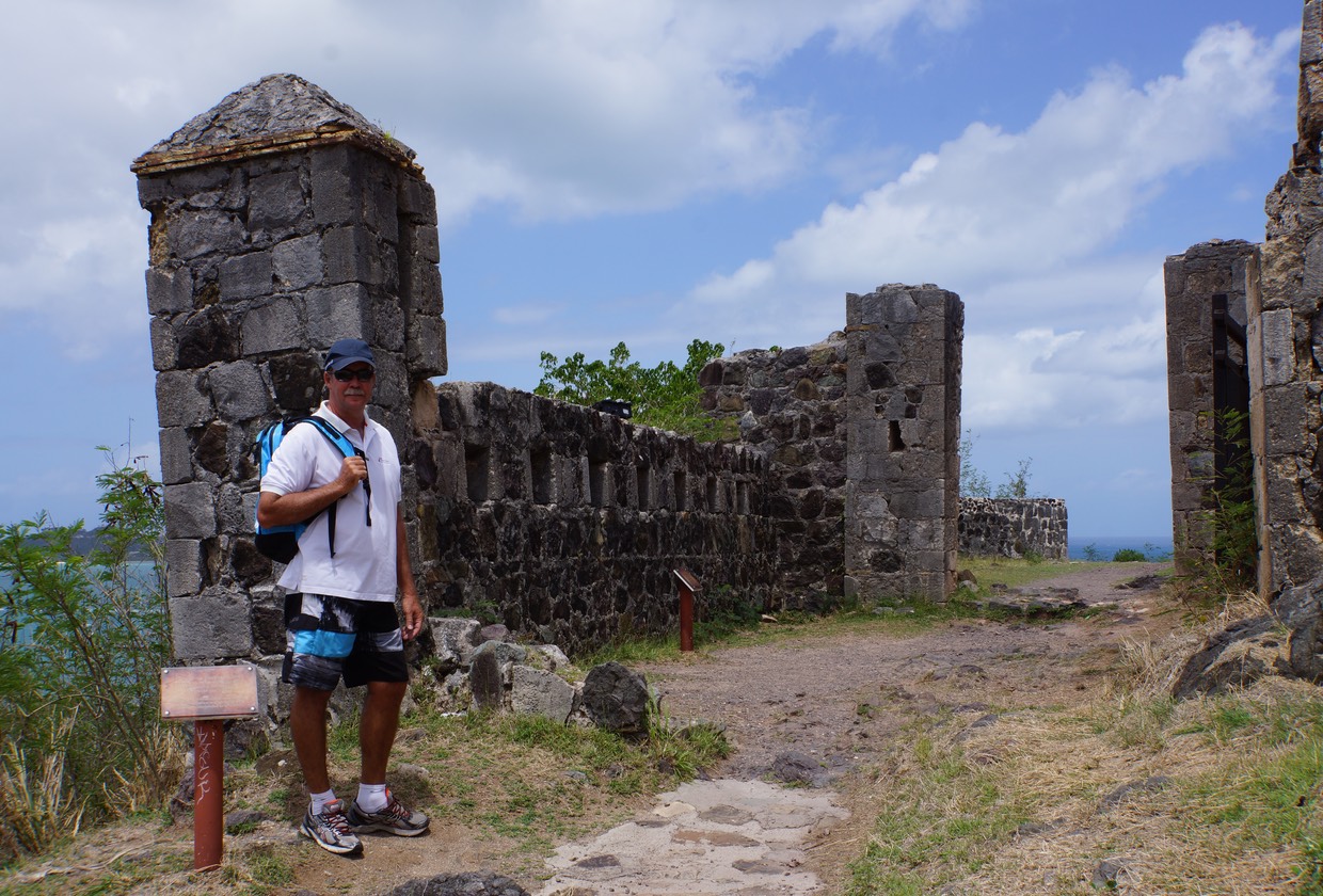042113 St Marten - Marigot Bay Fort St Louis commissioned by King Louis XVI in 1767
