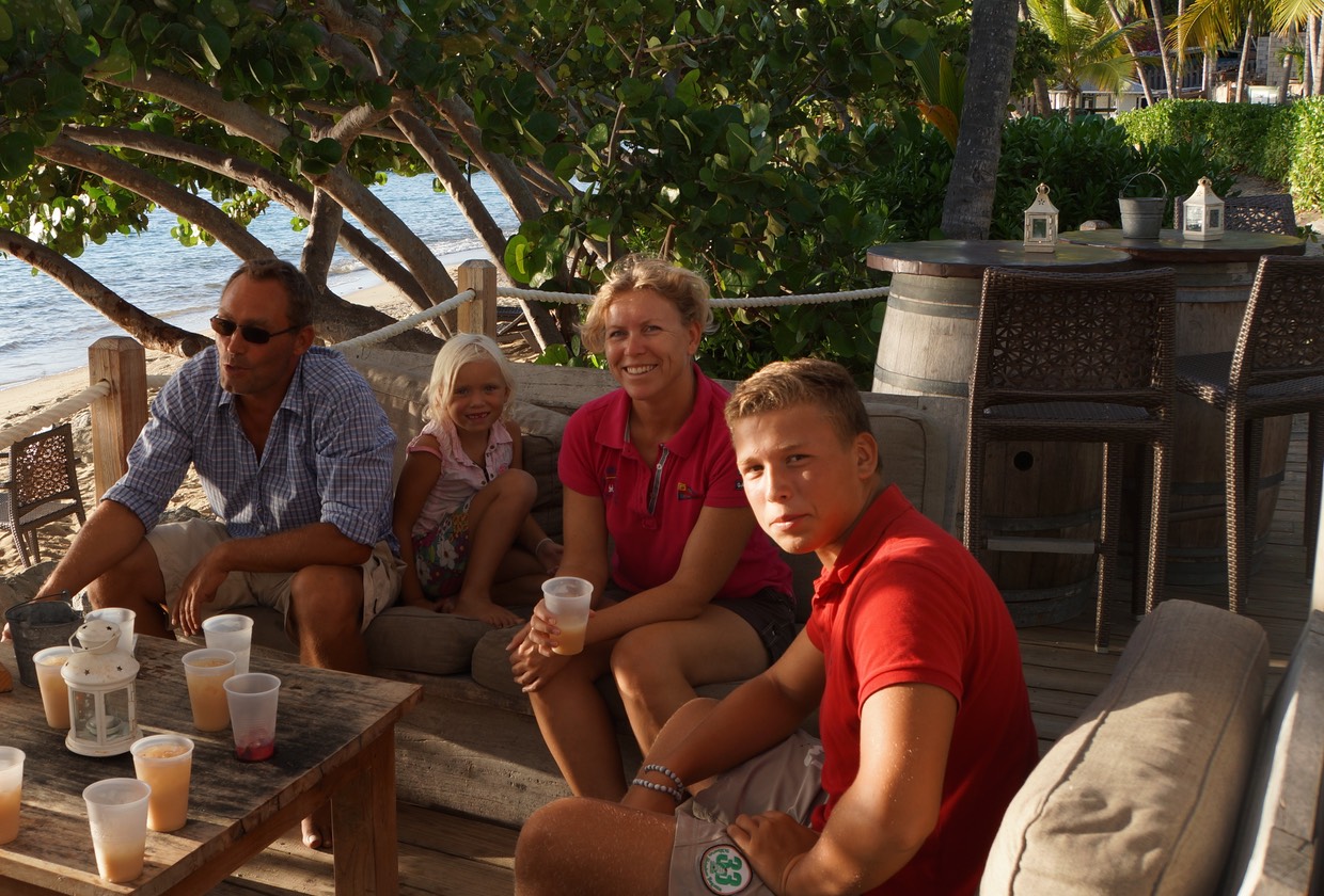 042513 10 Sundowners = Pain Killers - at Coopers Island with Berend Nor Kirsten and Tim