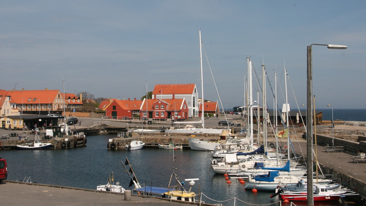 050912 1 Alongside  Svanke in the outer harbour