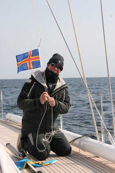 052012 1 New Flag entering Aland