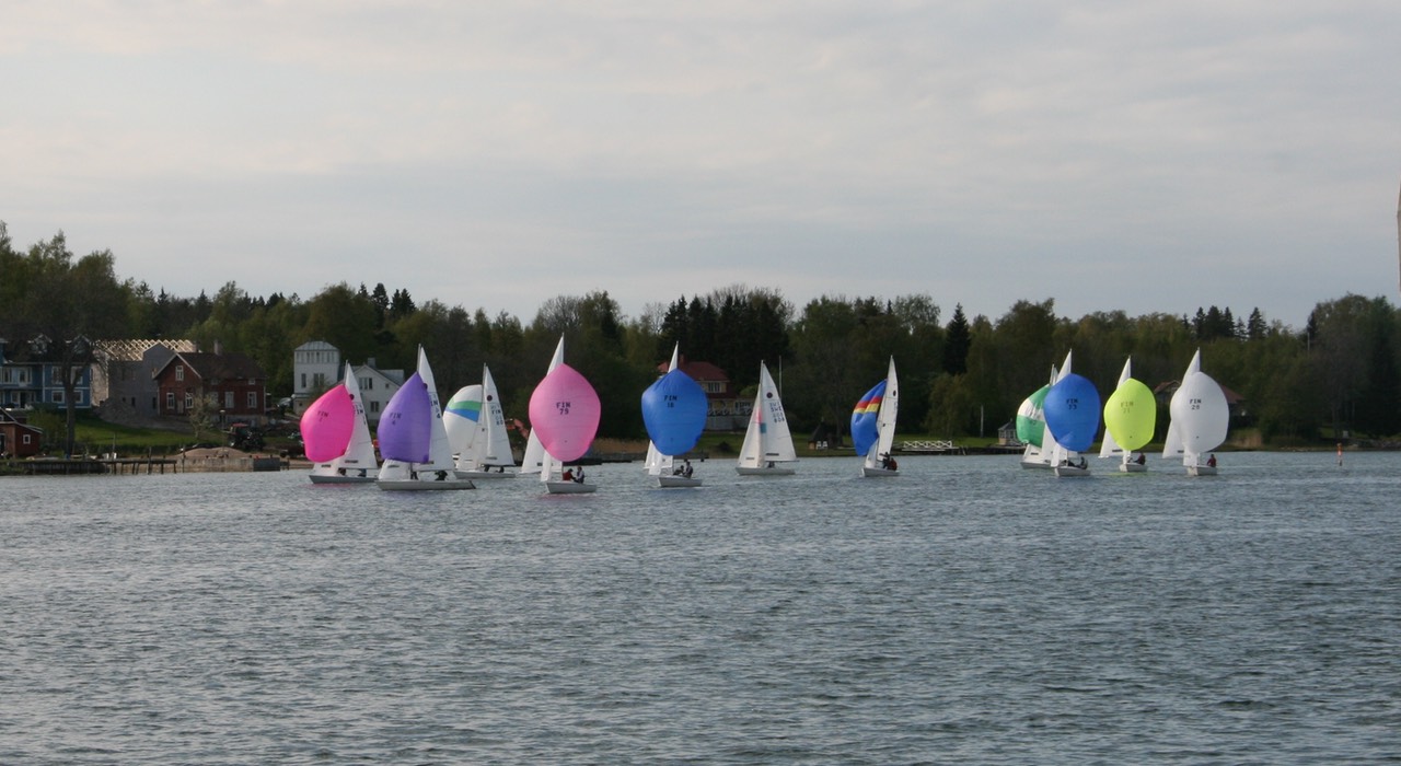 052312  12 Match race viewing from the cockpit