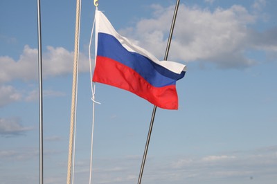 060512 1 Raising the Russian Flag