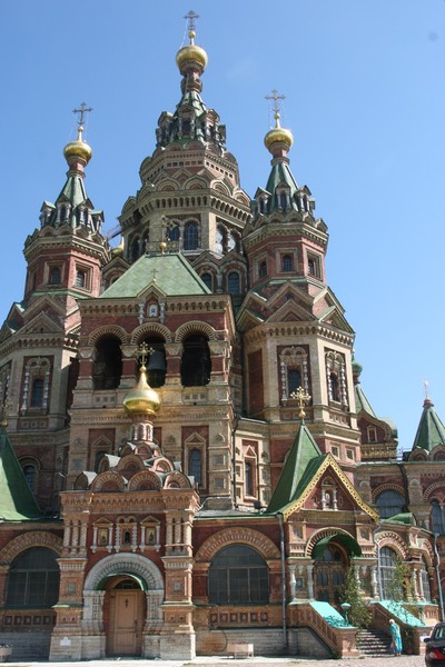 060712 22 This church in Peterhof designed by the same architect of the Church of Spilt Blood