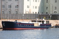 061512 1 Coming alongside beautiful barge