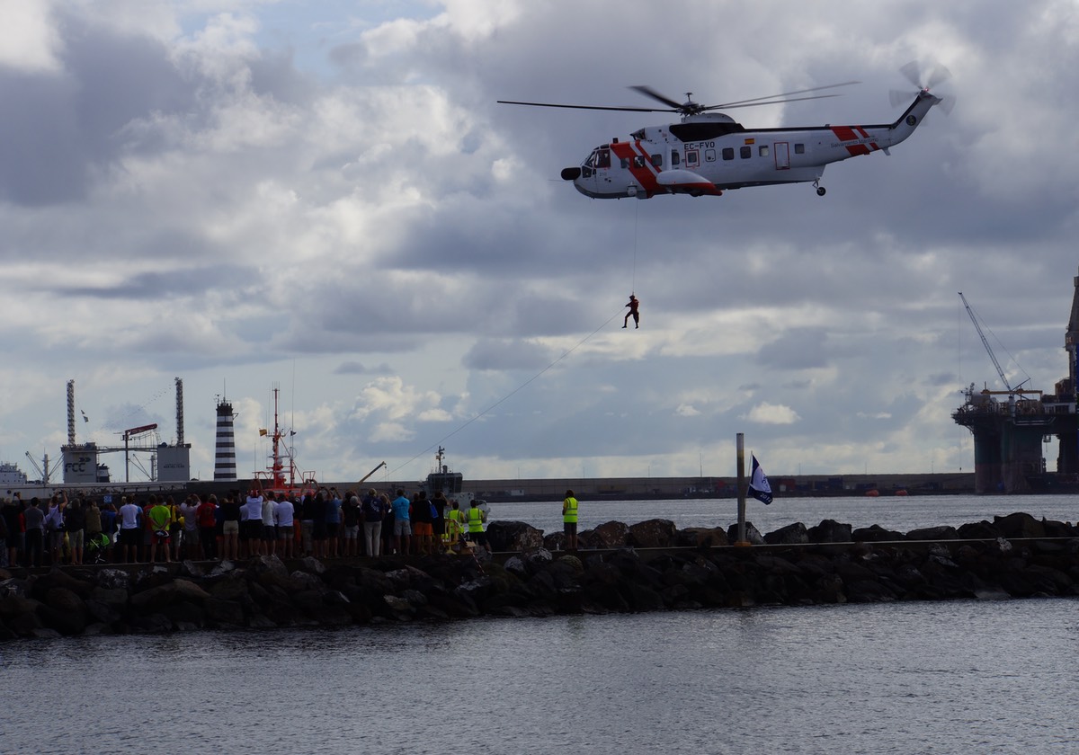 112212 2 Arc safety demonstration Helicopter Rescue