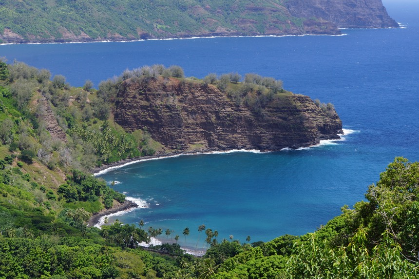 140405 5 Hanaiapa Bay on the north side of Hiva Oa the OConnor families land looked like a good anchorage