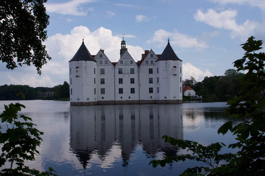 140525 8 Ride day to Glucksburg Castle