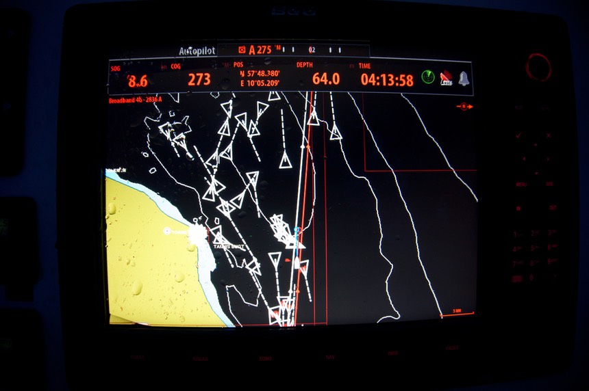 140604 1 430am rounding top of Skargen and still traffic