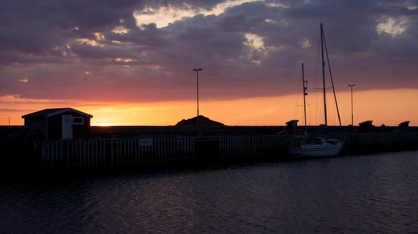 140708 2 1am and Midnight sun setting over Rost