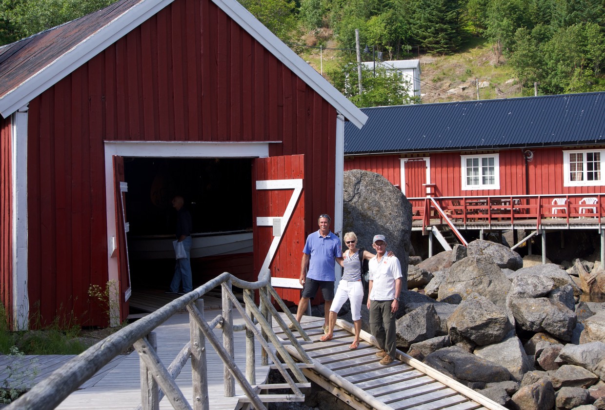 140712 16 Nusfjord Boatsheds Darb nell and Andrew