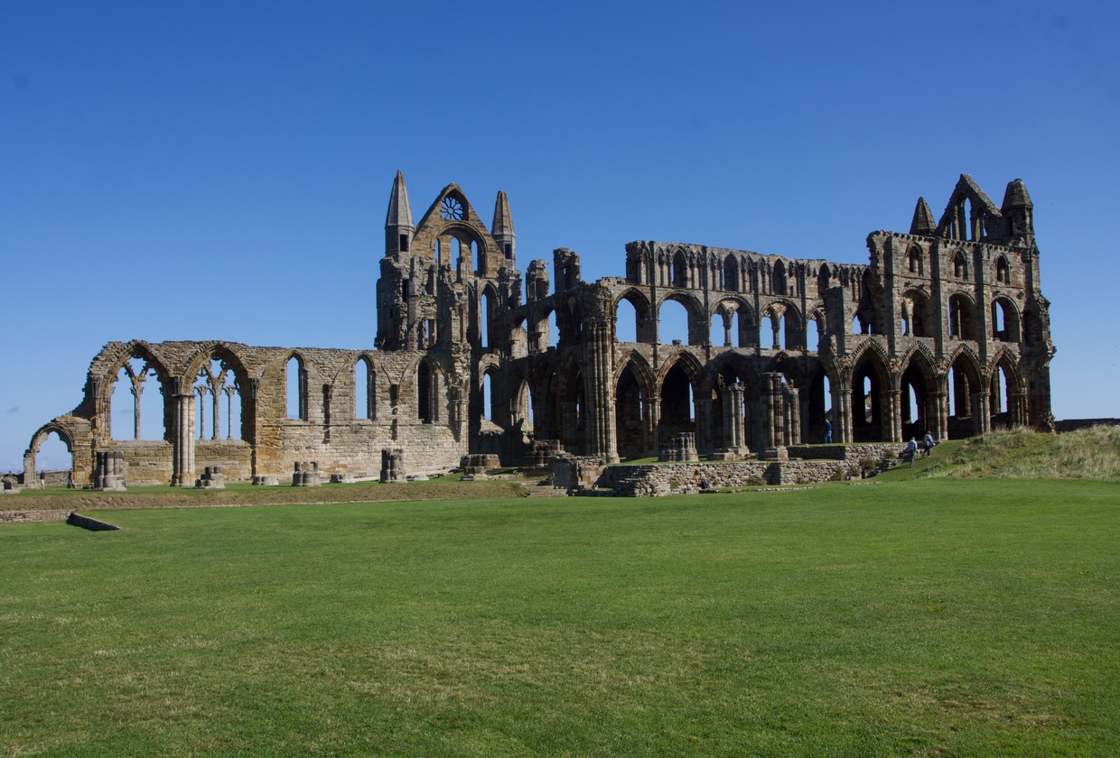 140907 7 Whitby Abby commenced in the 11th century