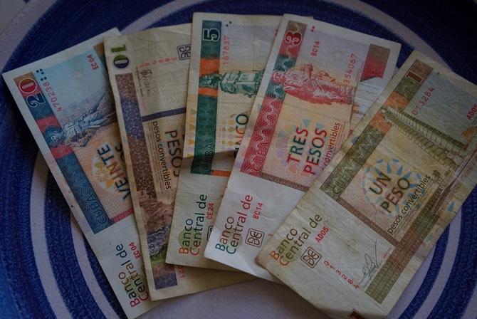 150224 5 Cuban Convertible Peso