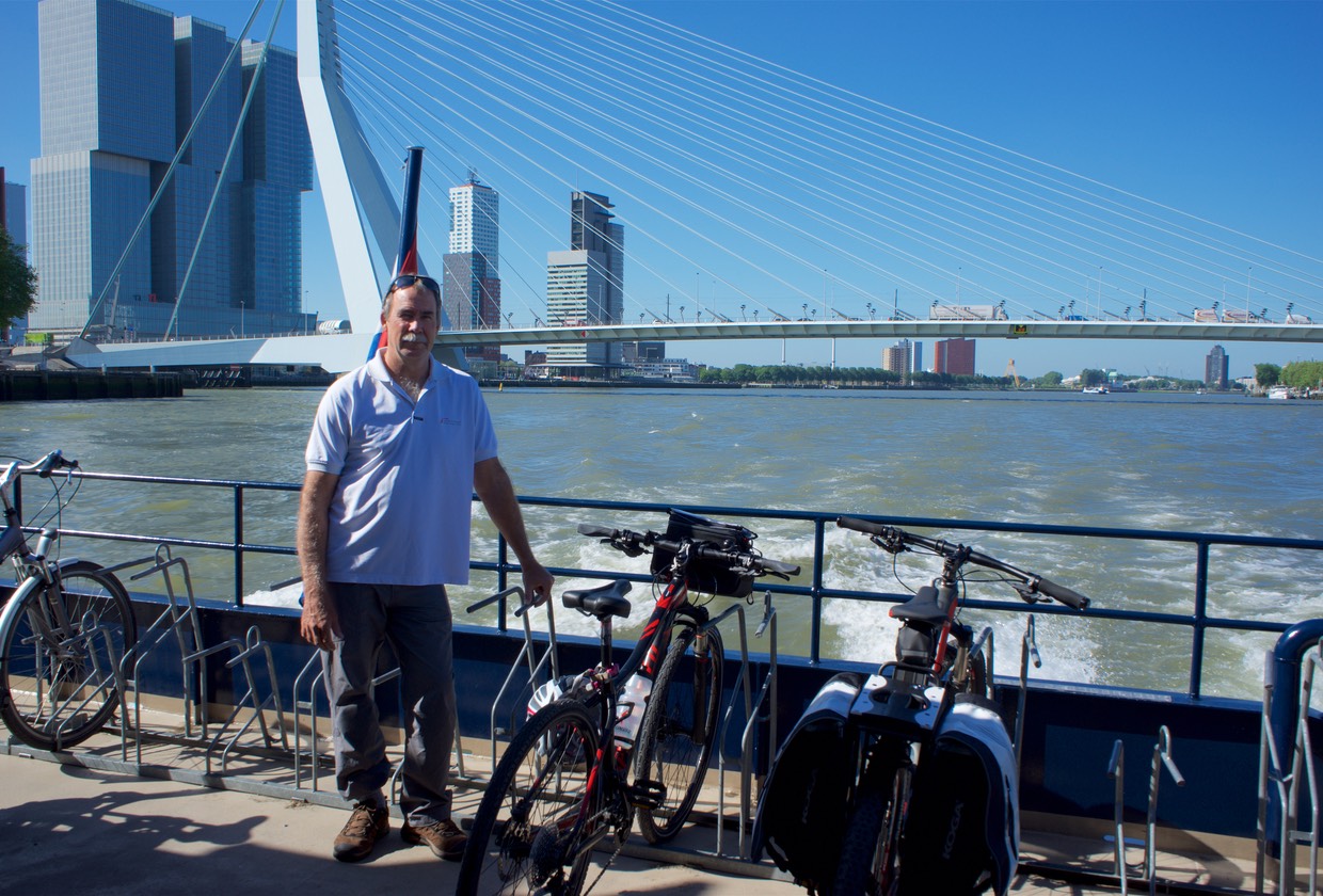 150604 1 Ride Day Alblasserdam Kinderdijk Newport - Ferry Bus Andrew and Bikes