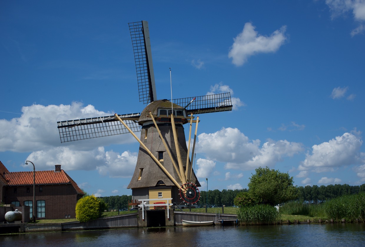 150607 18 Canal Trip Day 2 Oud Zuilen Muiden Ijsselmeer Aalsmeer Windmill