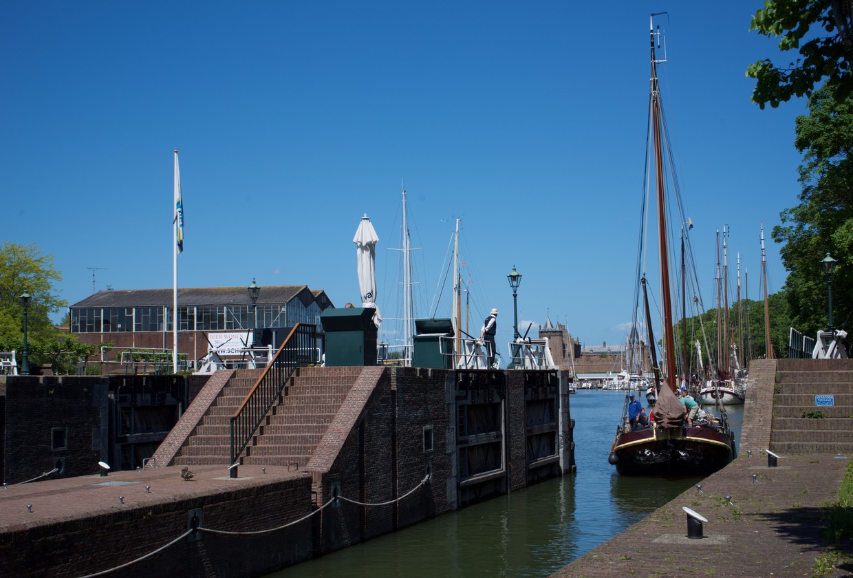 150607 19 Canal Trip Day 2 Oud Zuilen Muiden Ijsselmeer Aalsmeer Lock Muiden