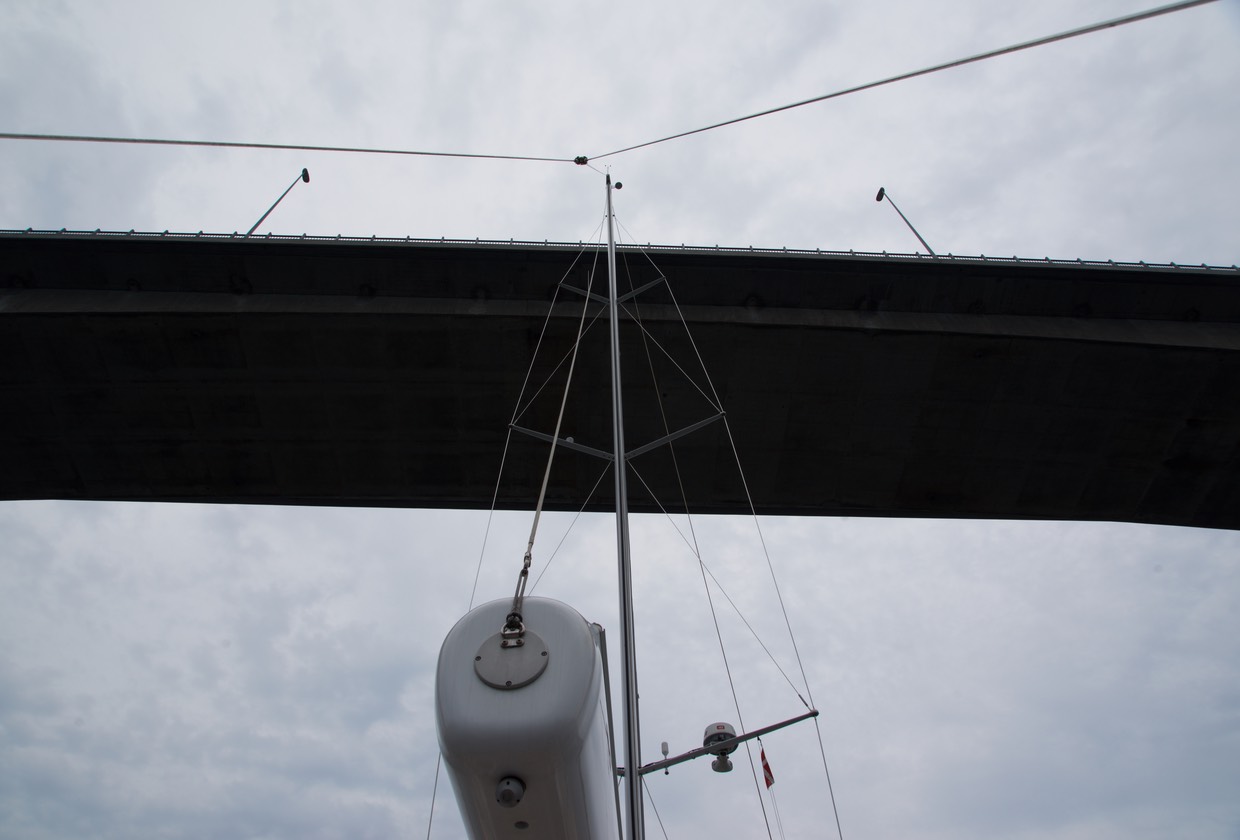 150705 5 Sailing to Svenborg 33m bridge thats 1m clearance