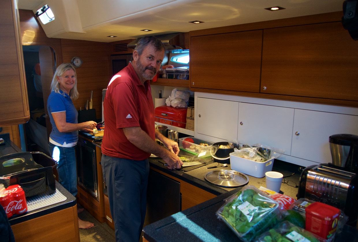 150731 2 Cooks in the kitchen
