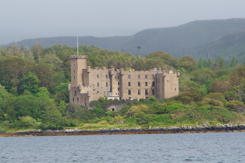 150812 5 First sighting Dunvegan Castle
