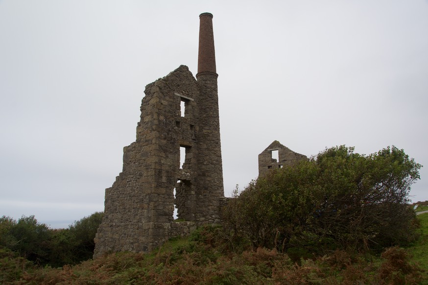 150923 14 Remains of Carn Galver Tin Mine.jpg
