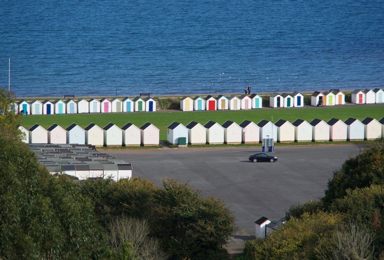 151020 Train trip back to Kingswear Colourful Beach boxes near Brixham