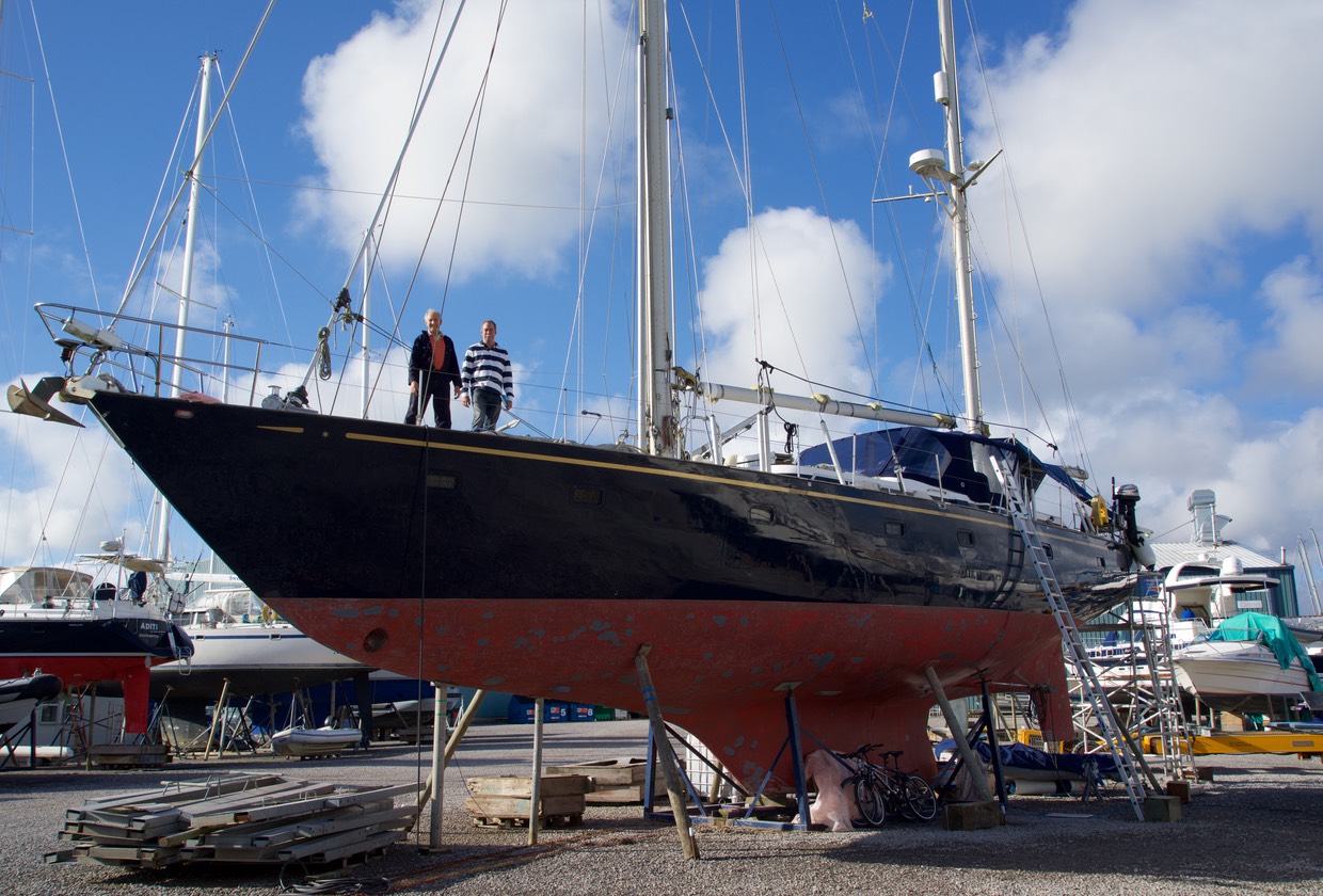151028 Ron and Andrew onboard Blue Finn of Hamble