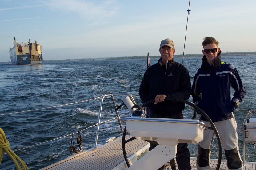 160514 1 Leaving Hamble early morning start with Tom