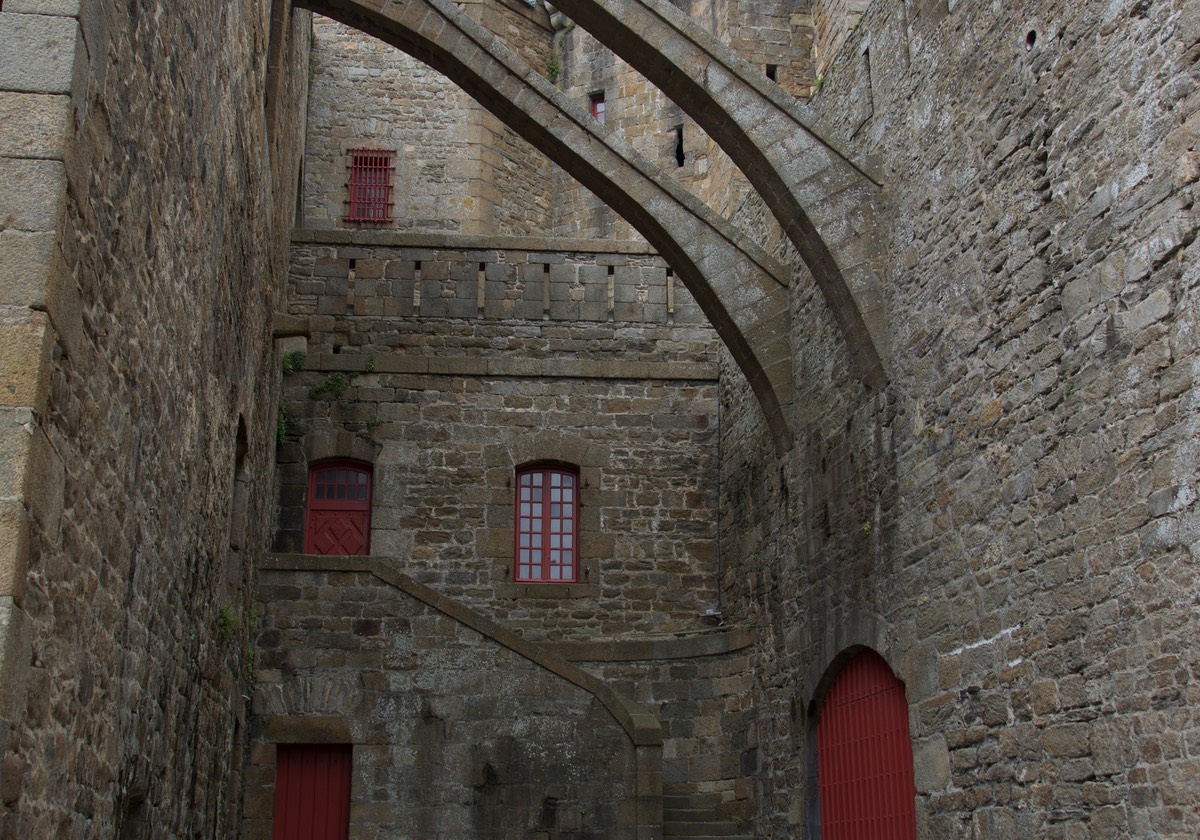160604 Streets of St Malo