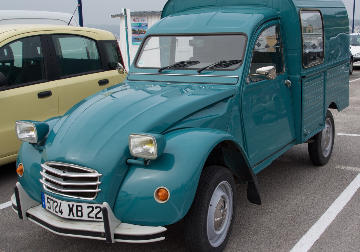 160606 Just a classic car St Cast