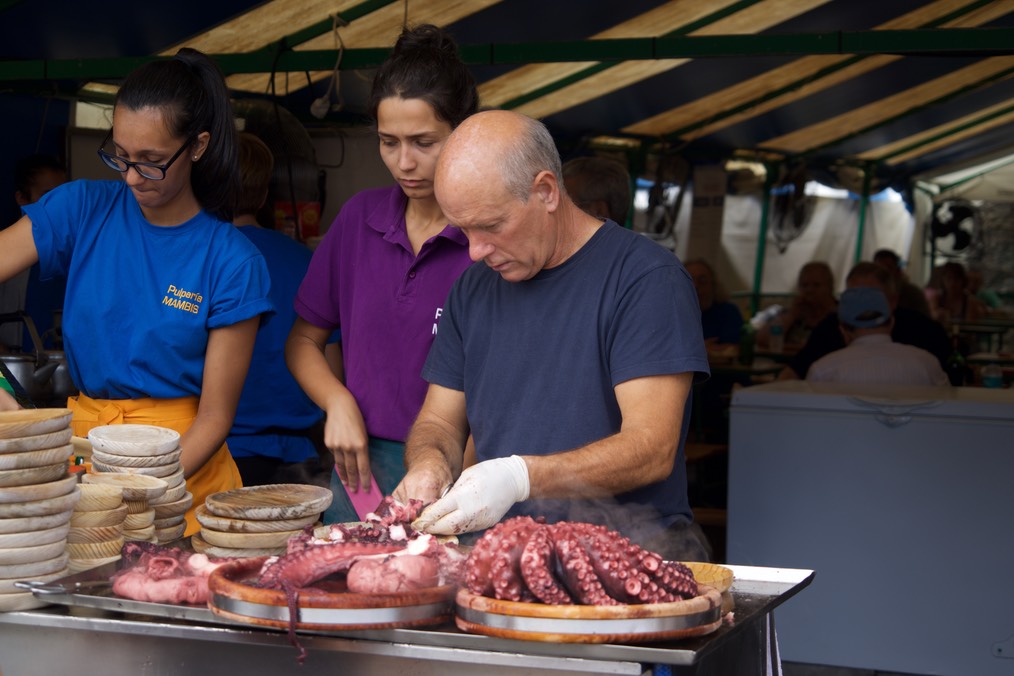 160731 6 Pardon town on the Rio Ulla Market Day Pulpo.jpg