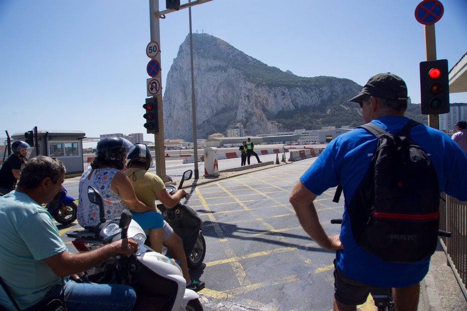 160908 1 Gibraltar waiting for a plane.jpg