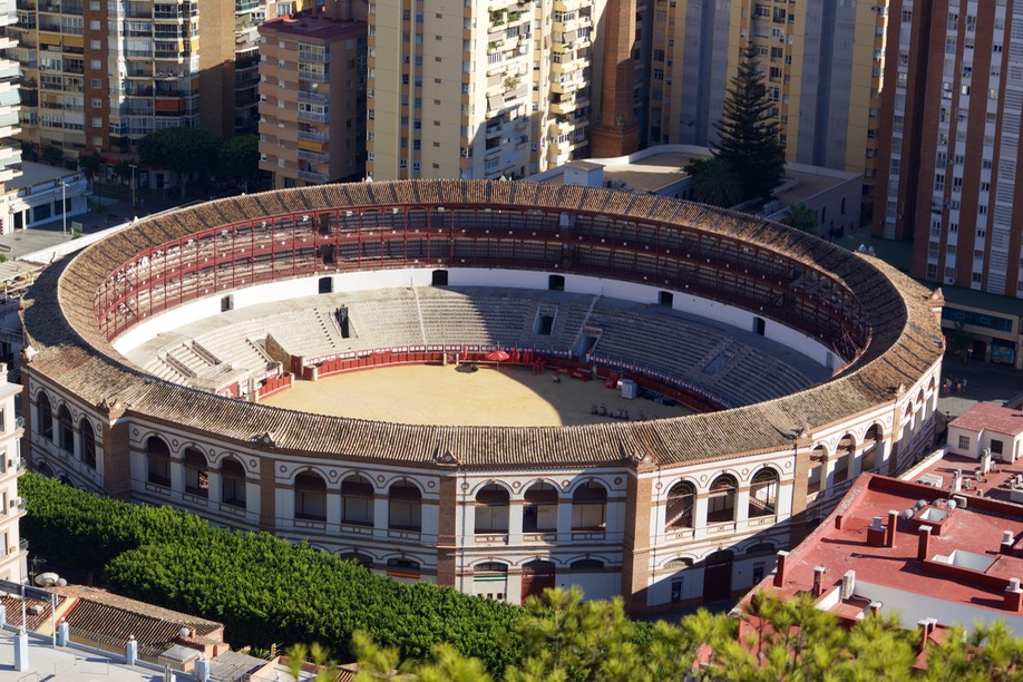 160918 6a Malaga's Bull ring as seen from  Alcazaba 8th to 11th centuries.jpg