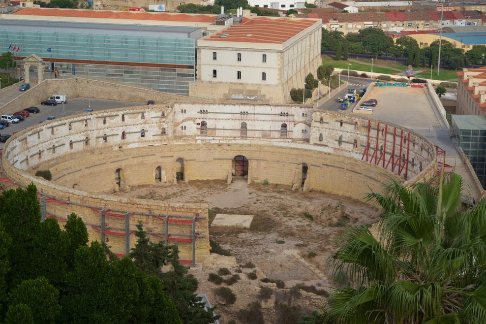 161009 6 Cartagena Collosseum from Castillo Dela Concepcion.jpg