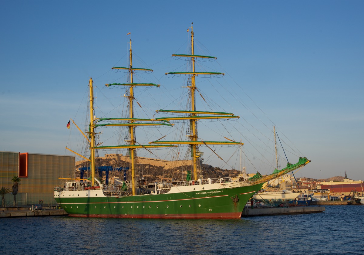 161010 Cartagena German Youth Training Vessel in Harbour