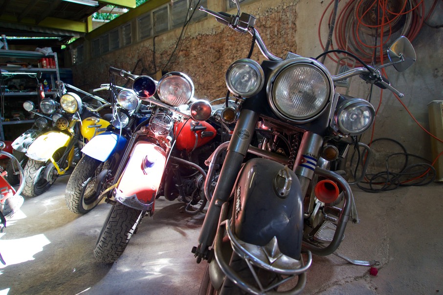 161120 16 Havana Hostel Sara Luis Garage Harleys