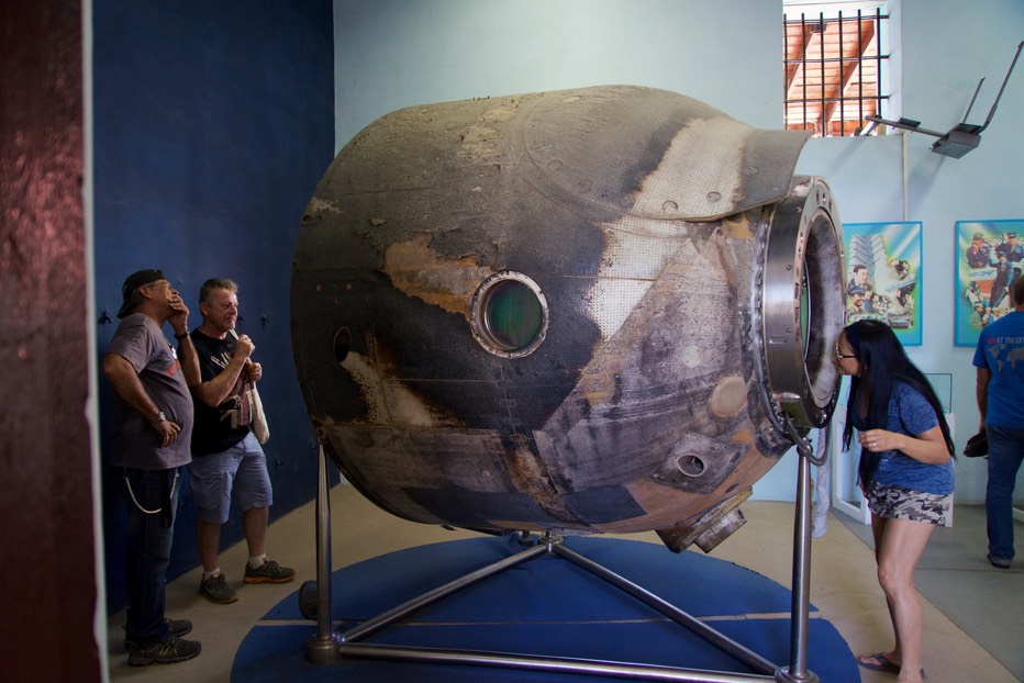 161129 8 Guantanamo Cuba Museum Lazaro Lee L Jan and Space capsule