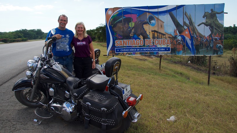 161202 74 Santiago de Cuba  Sign Andrew and Lee