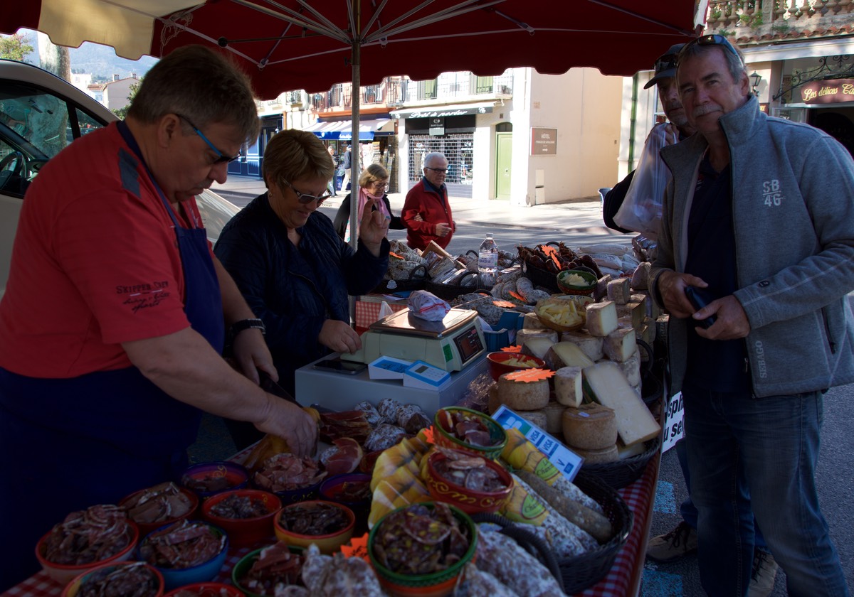170409 Market day Collioure France