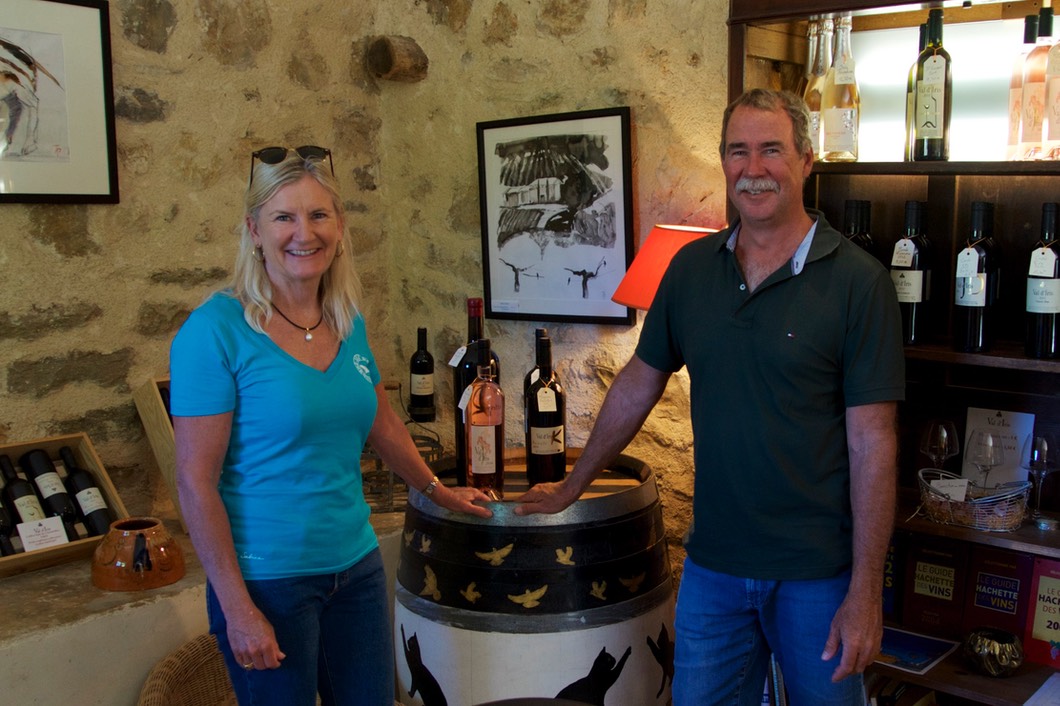 170520 11 Wine tasting at Val d Iris Seillans Lee and Andrew