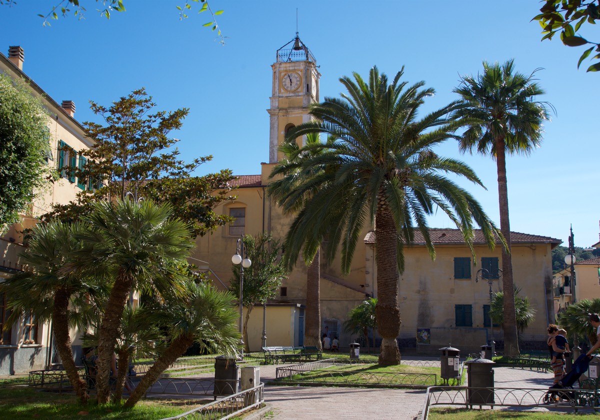 170620 Porto Azzurro Plaza Isle Elba