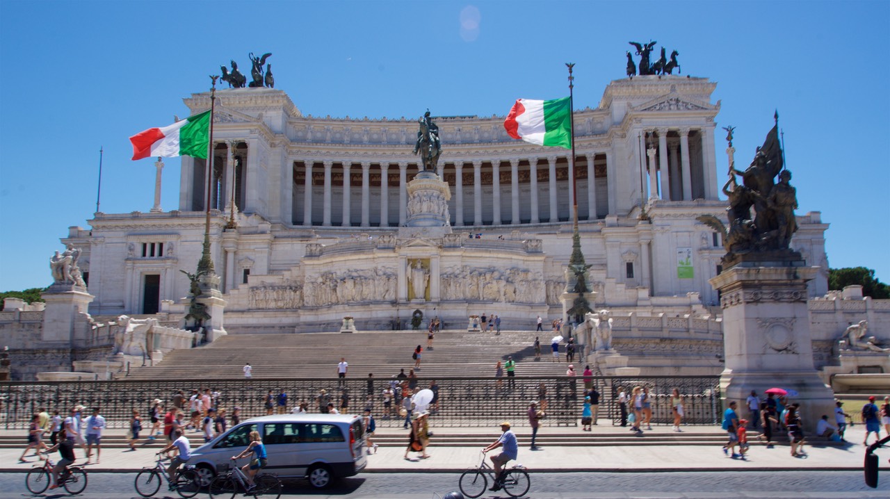 170707 16 Day trip to Rome - Hop on Hop off bus Altare della Patria