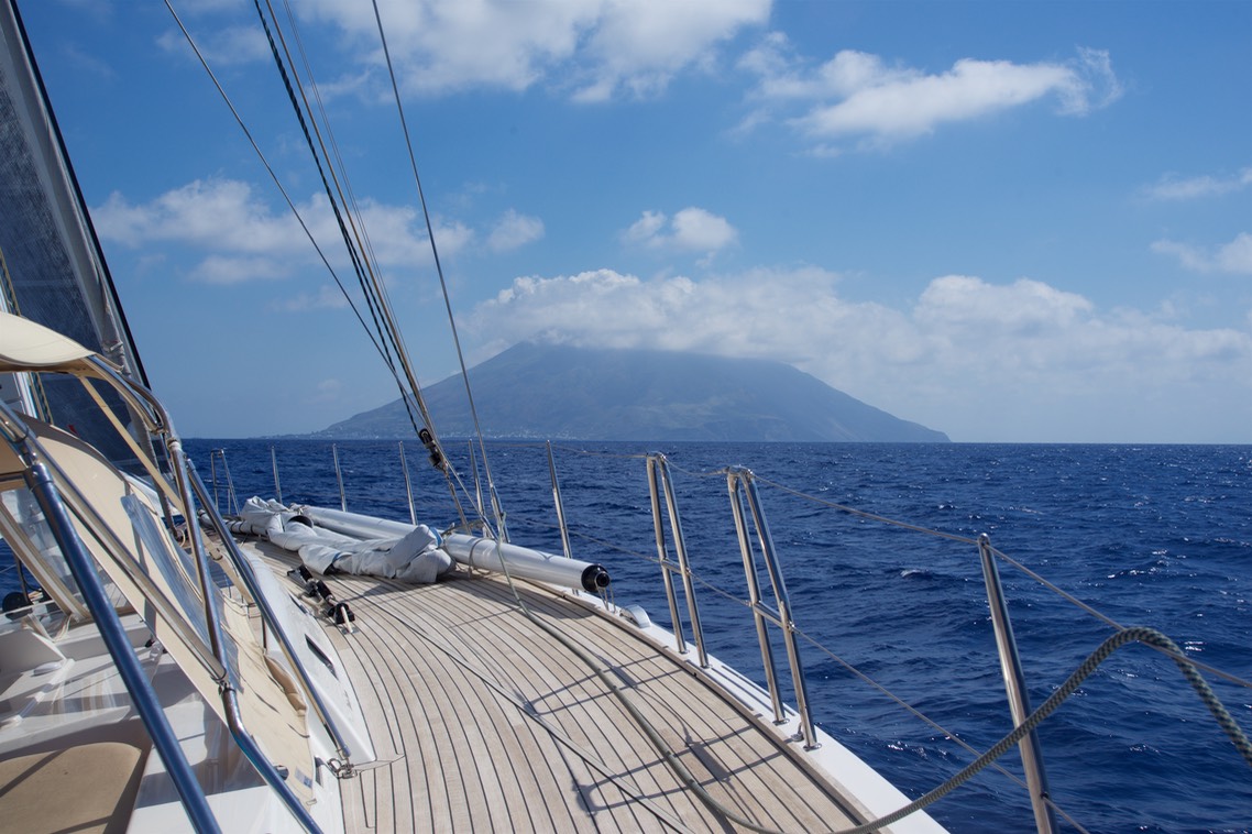 170713 10 Sailing with Paradigme to Stromboli Sicily