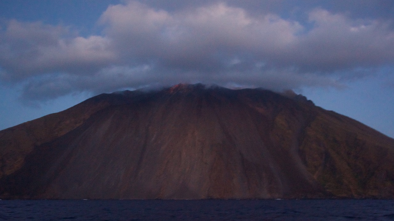 170713 28 Sunset Stromboli