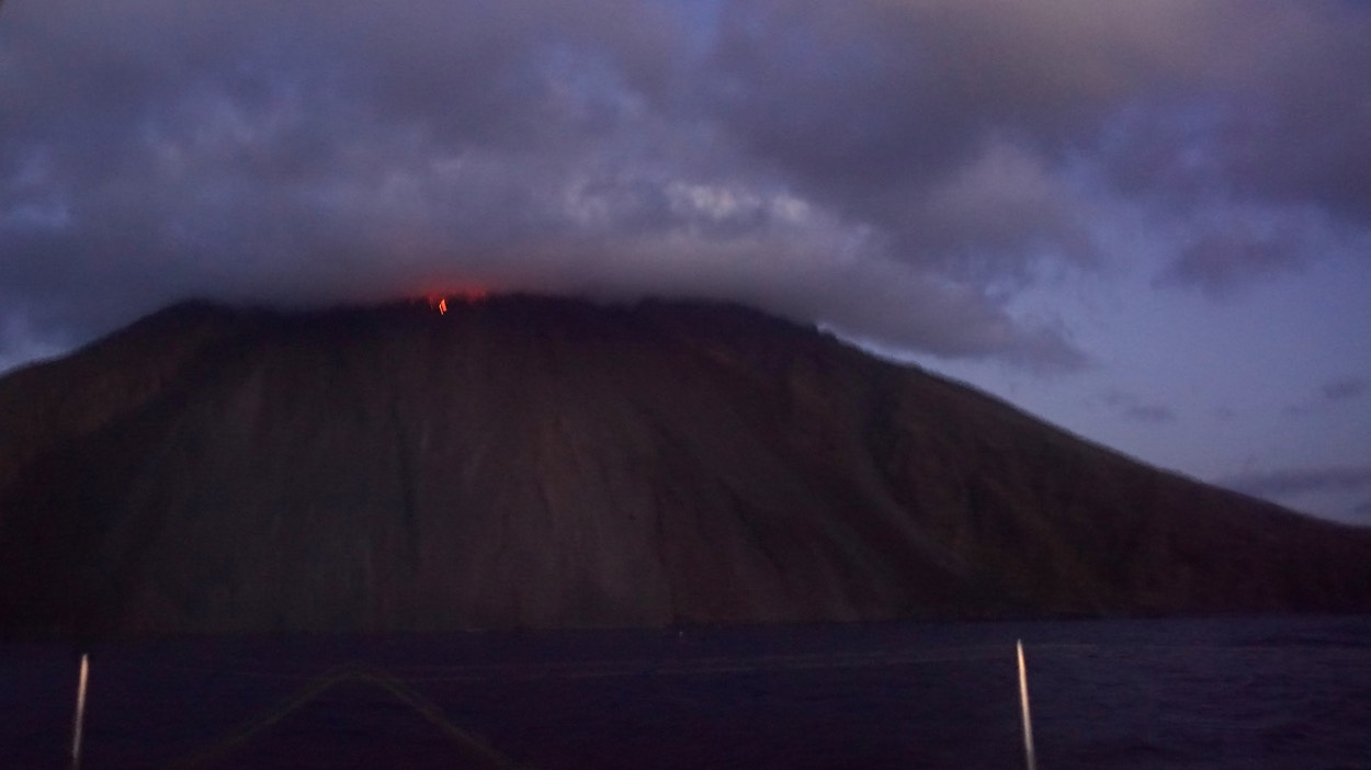 170713 32 Sunset Stromboli