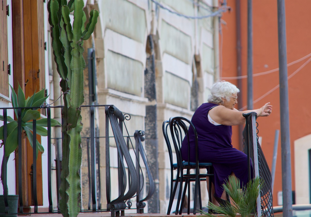 170727 The port area of Riposto Port Di Etna Everyday this Local Lady people watching