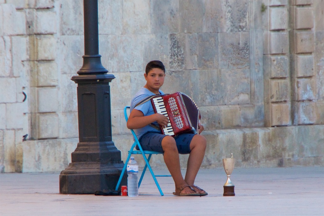 170730 9 Young Busker Duoma Plaza Syracuse