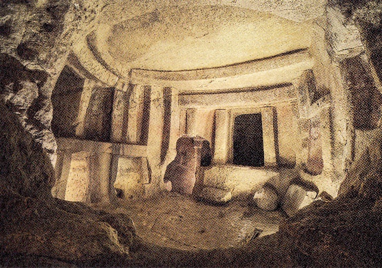 170803 4 RMain Chamber middle level hal saflieni Hypogeum postcard