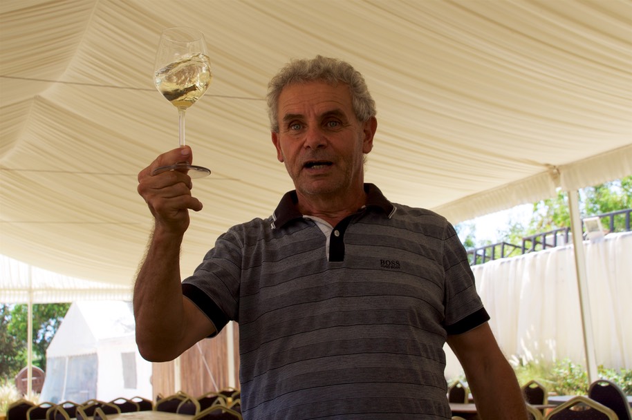 170812 3 The winery Ta Mena Estate passionate host Joe Spiteri