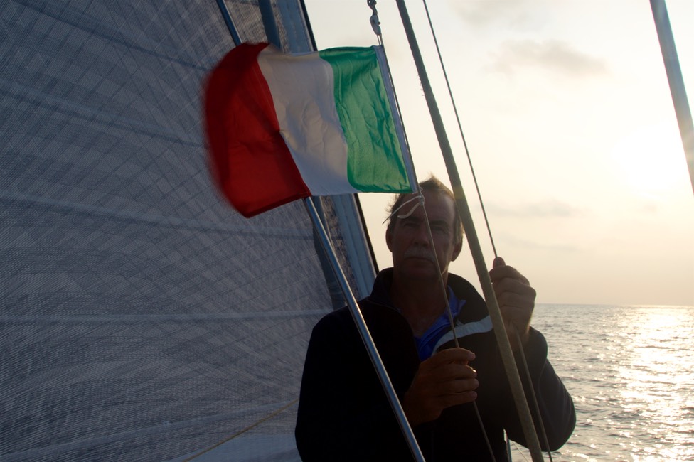 170830 1 Sailing Sardenia to Rome Early morning flag change