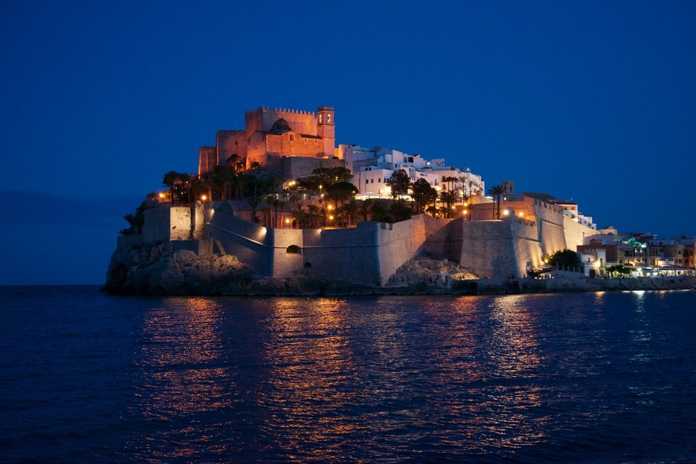 180611 5 Arriving Peniscola Papa Lunas Castle at night from anchorage
