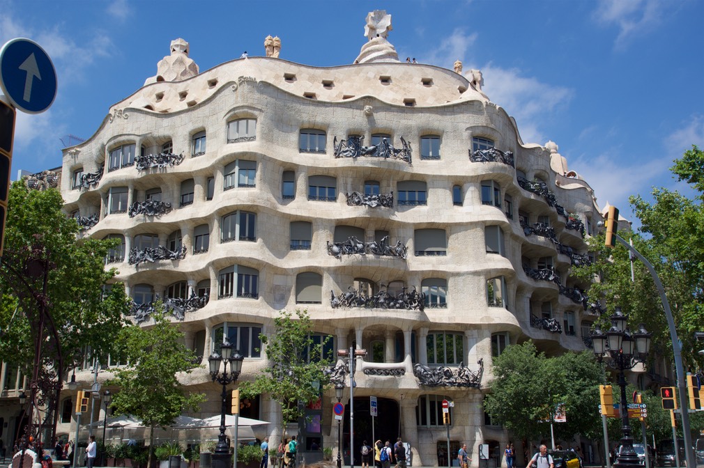 180614 10 Hop on Hop Off Casa Milà more communly know as La Pedrera